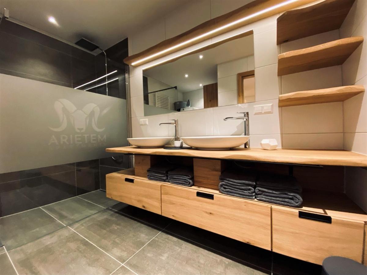 Arietem-Apartment - By Mynests Грьобминг Екстериор снимка